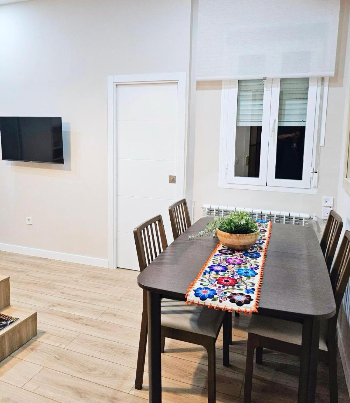 Acogedor Apartamento En Atocha By Bebalmy Madrid Eksteriør billede